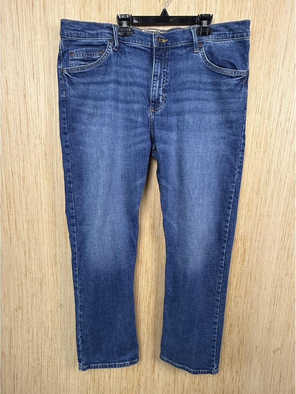 Wrangler Authentics Jeans Mens 38x30 Blue Relaxed Straight Medium Wash Denim